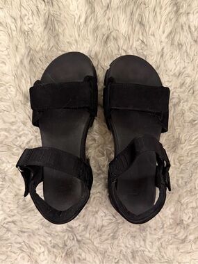 Ugg ‘Ashton’ Ankle Sandals - Black